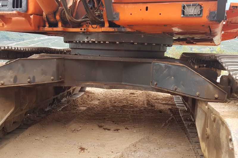 OmecoHub - Immagine DOOSAN D520LC